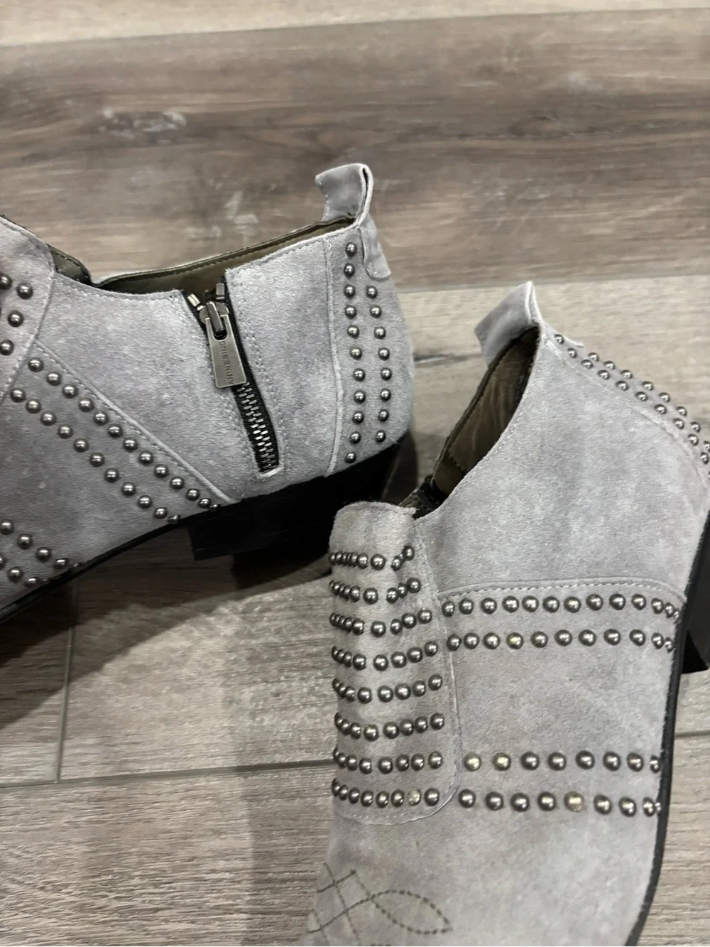 Anime Bing Studded Gray Suede low Ankle Booties 8 39